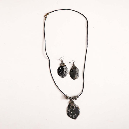 Ebony Arrowhead Resin Jewellery Set