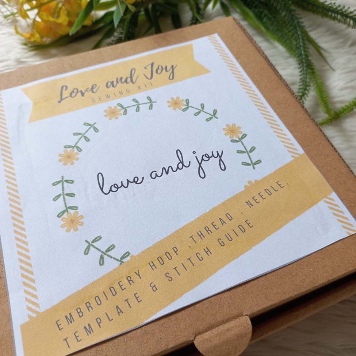 Love & Joy' Embroidery Kit