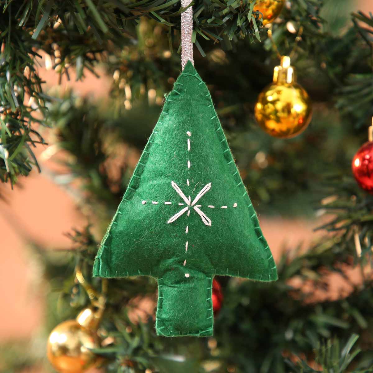 Dewy Felt Christmas Tree Ornament