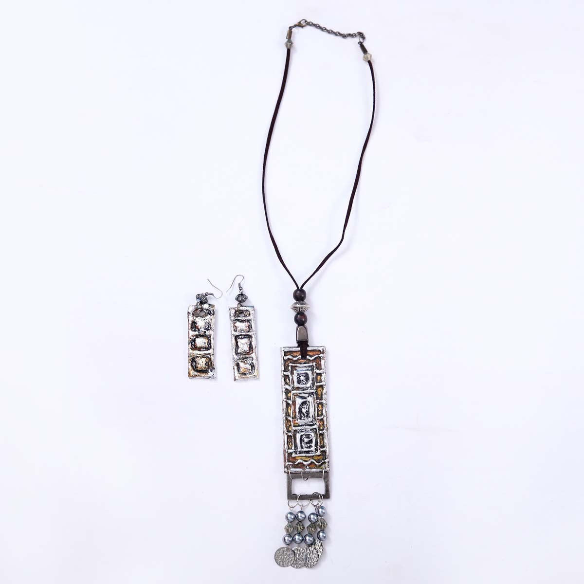 Metallic Feature Necklace & Earring Set