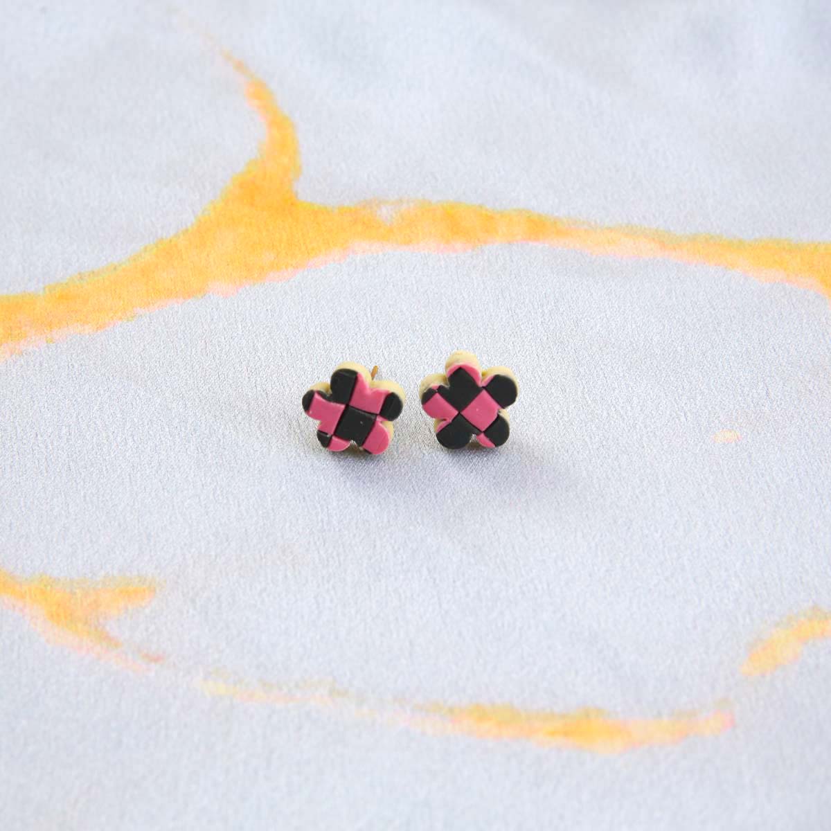 Checked Flowers Clay Stud Earrings