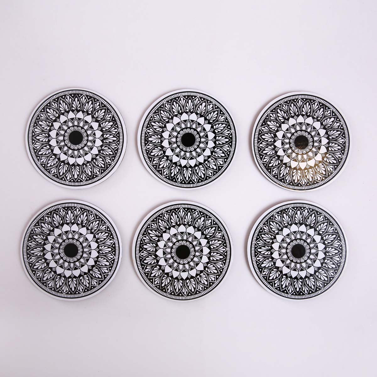 Whilte Lazy Daisy Coaster Set