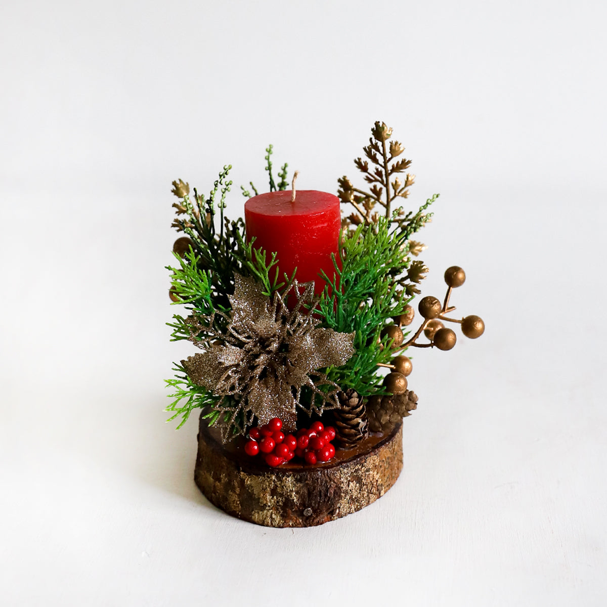 Holly Berry Delight Centre Piece