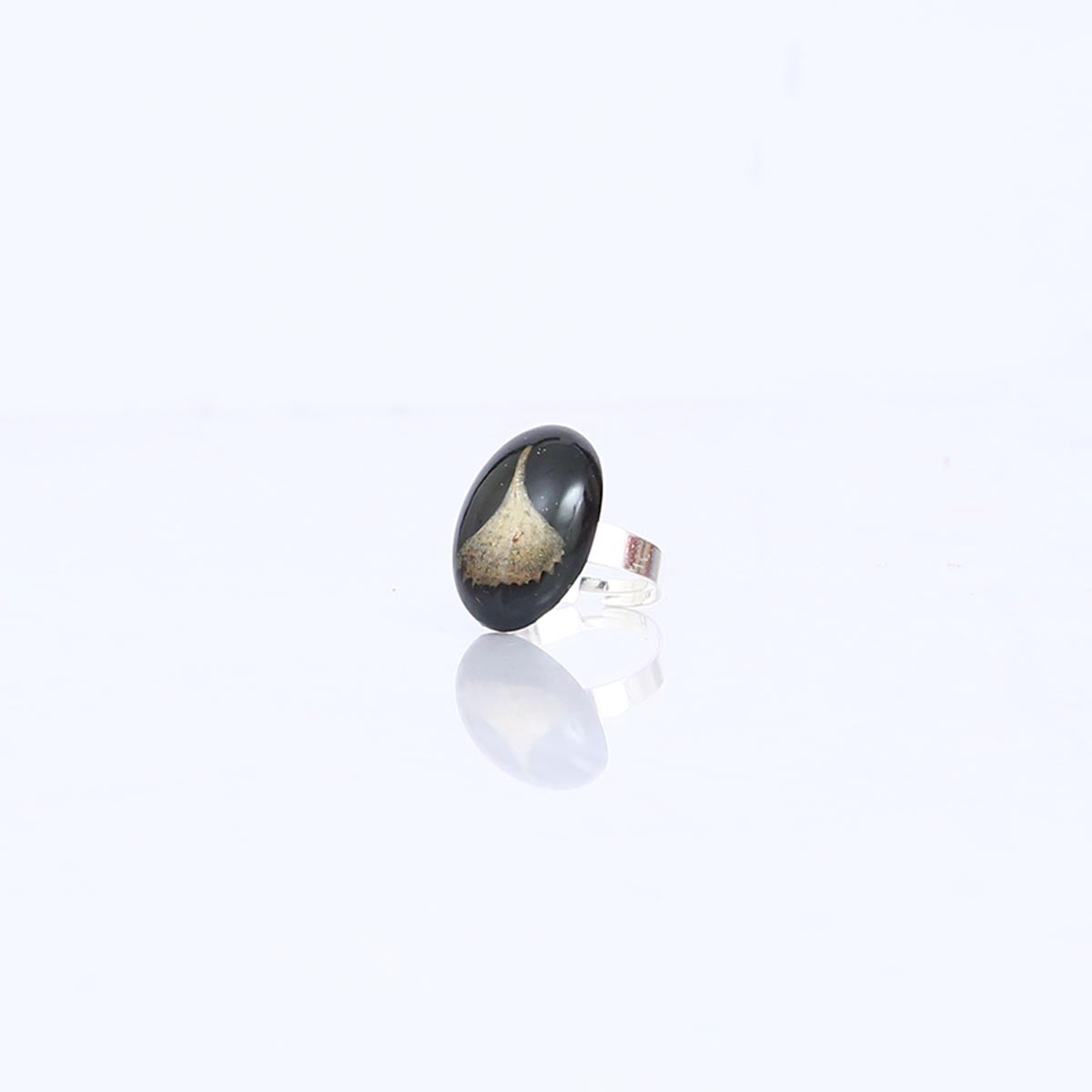 Single Petal Black Ring