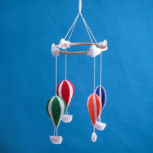 Up, Up &amp; Away Cot Mobile