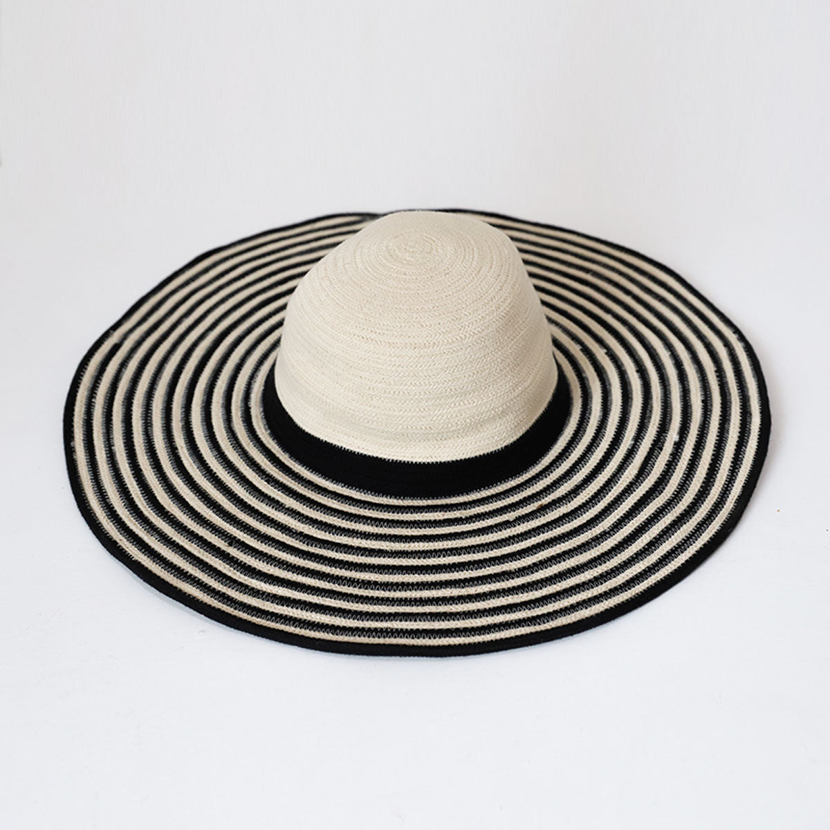 Monochrome Beach Hat