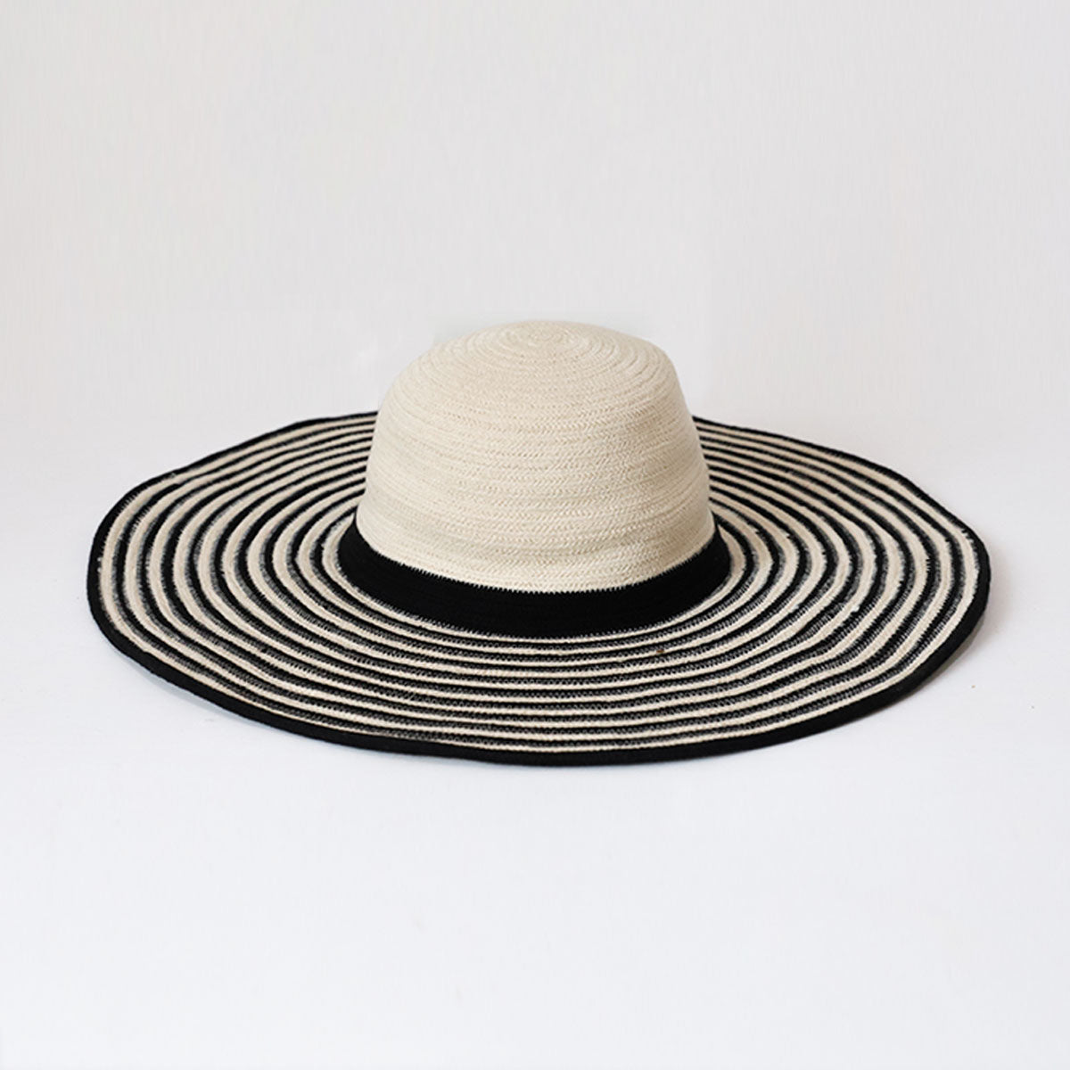 Monochrome Beach Hat