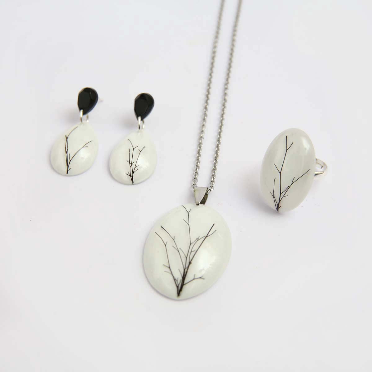 Wintry Resin Jewellery Set