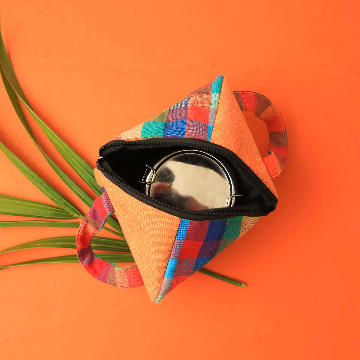 Checked Diagonal Zipper Lunch Bag