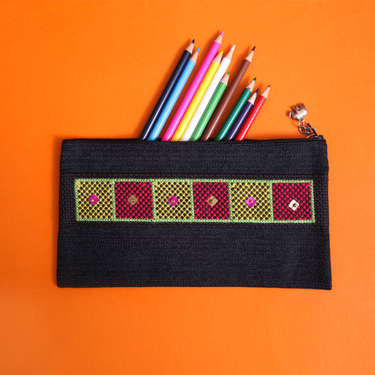 Checked Window Pouch