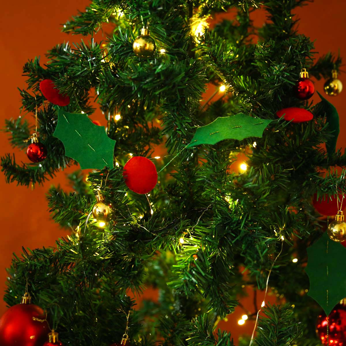 Holly Jolly Streamer