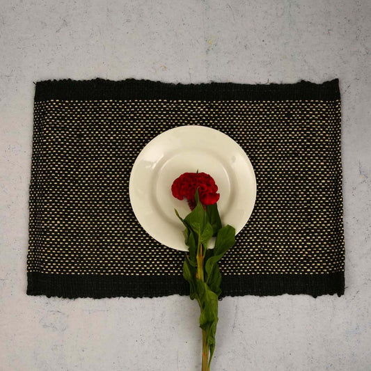 Dotted Cotton Table Mat