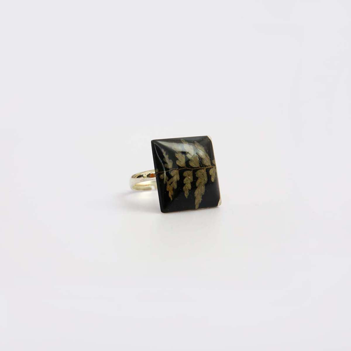 Onyx Fern Ring