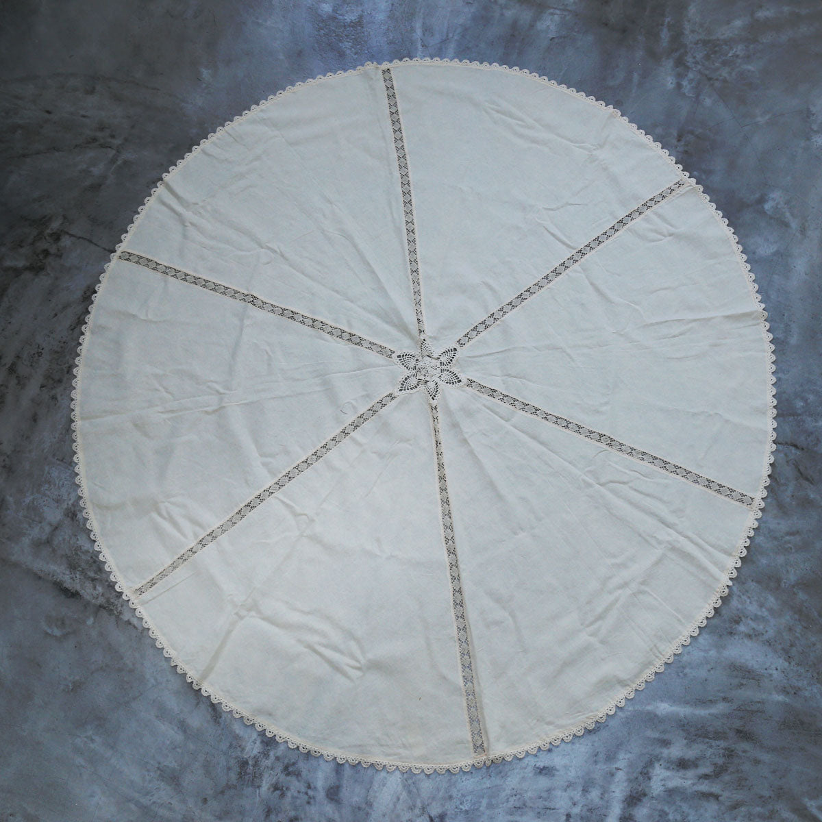 Beeralu and Handloom Table Cloth