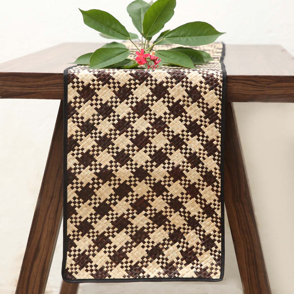 Thunhiriya Table Linen Set