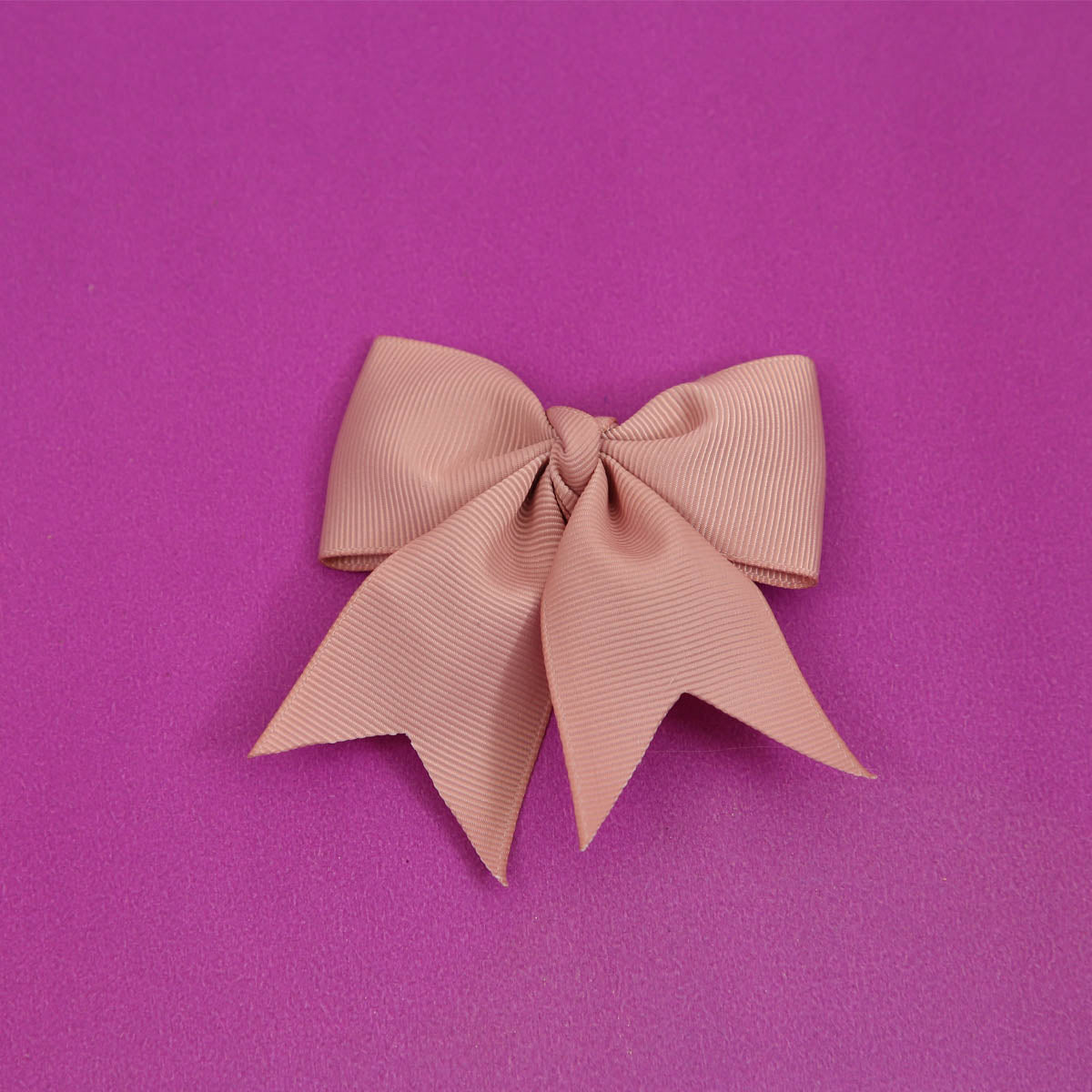 Lola Bow