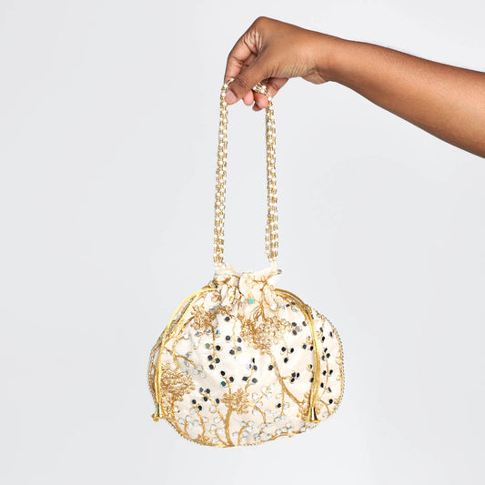 Elegant White Embroided Cluctch