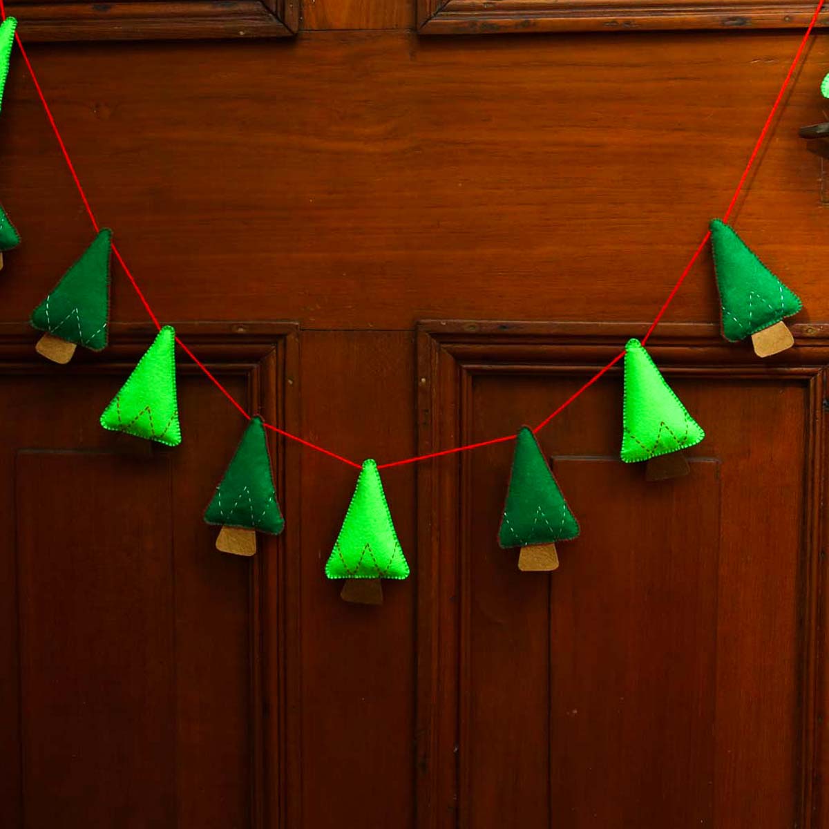 Christmas Tree Streamer