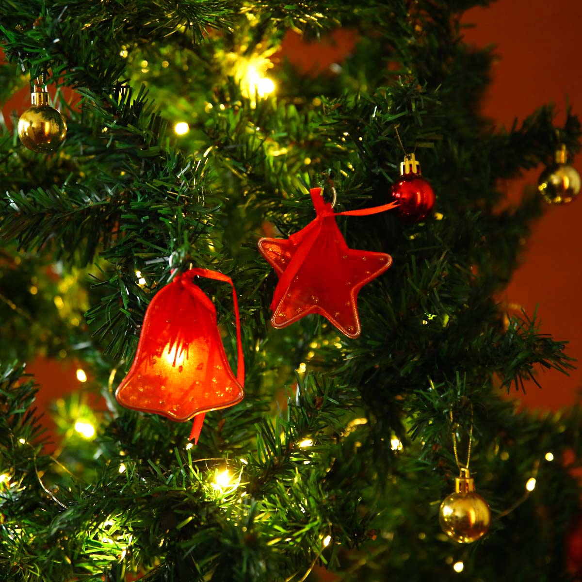 Red Star Tree Ornament