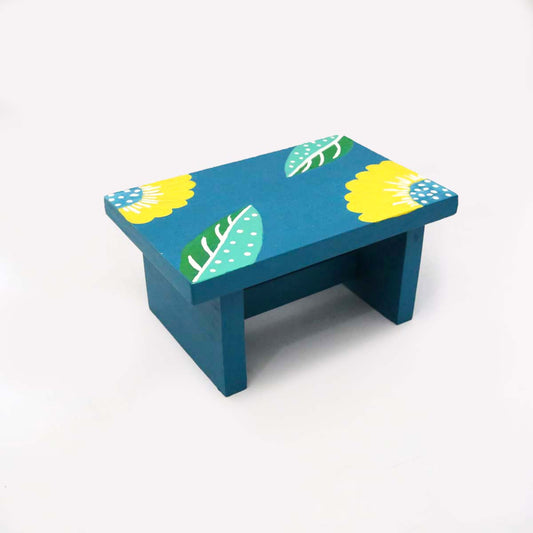 Daffodil Wooden Stool