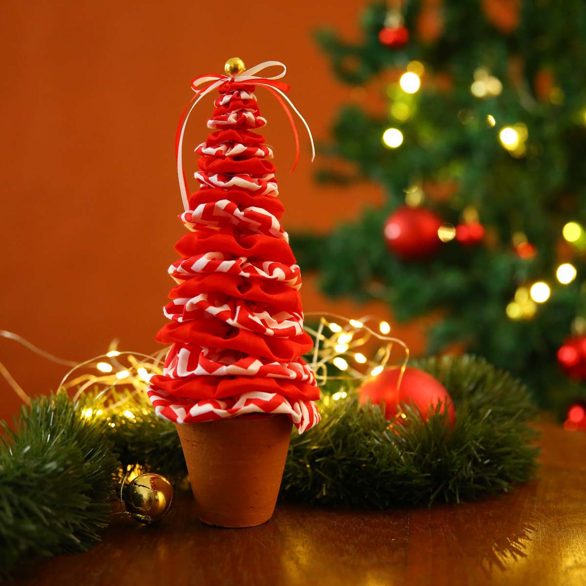 Red &amp; White Tiered Mini Christmas Tree