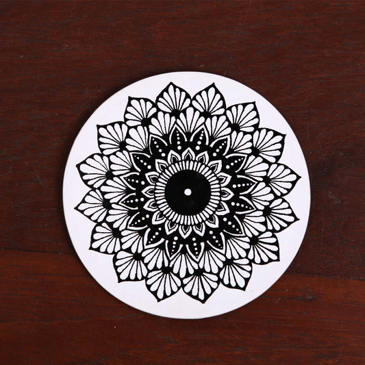 White Daffodil Coaster Set