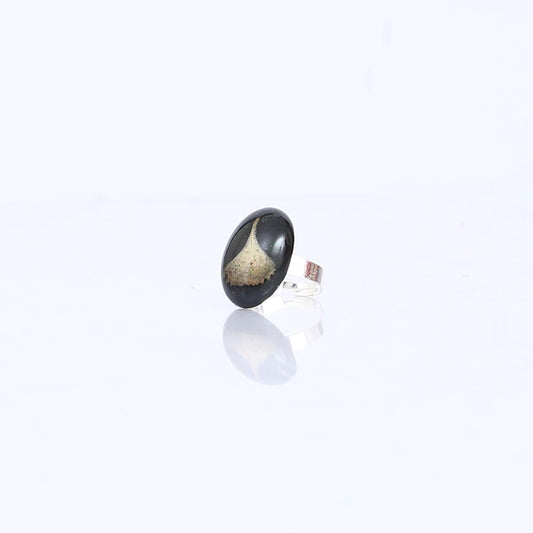 Single Petal Black Ring
