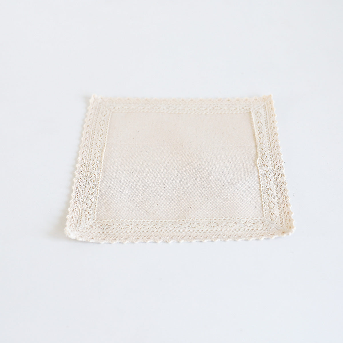 Pearl Beeralu Lace Coaster
