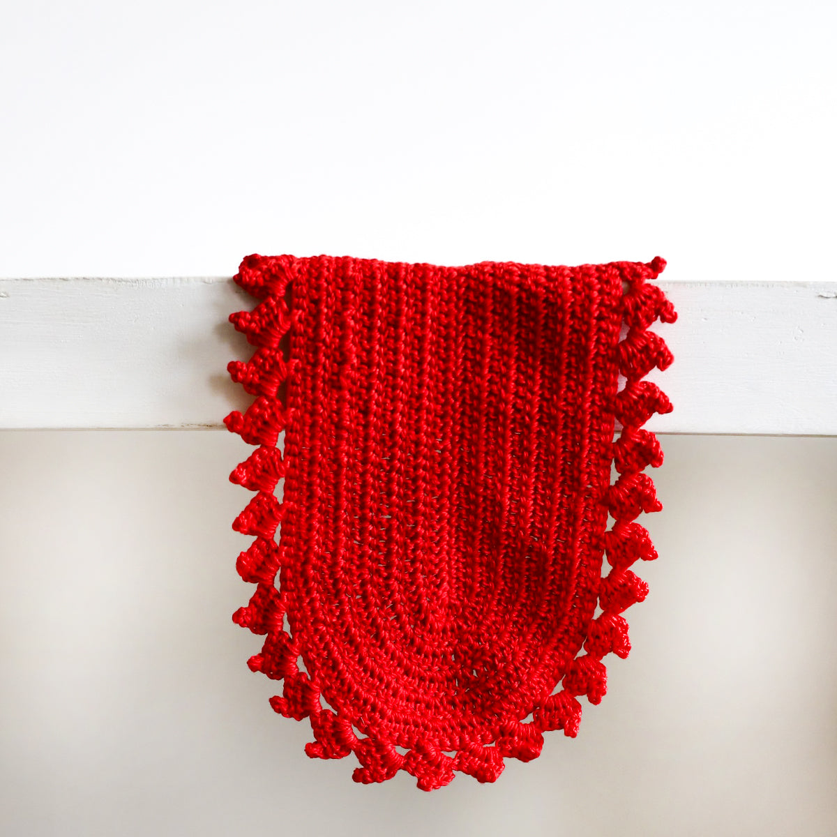 Ruby Noel Table Runner