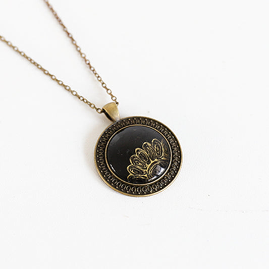 Noir Bloom Necklace