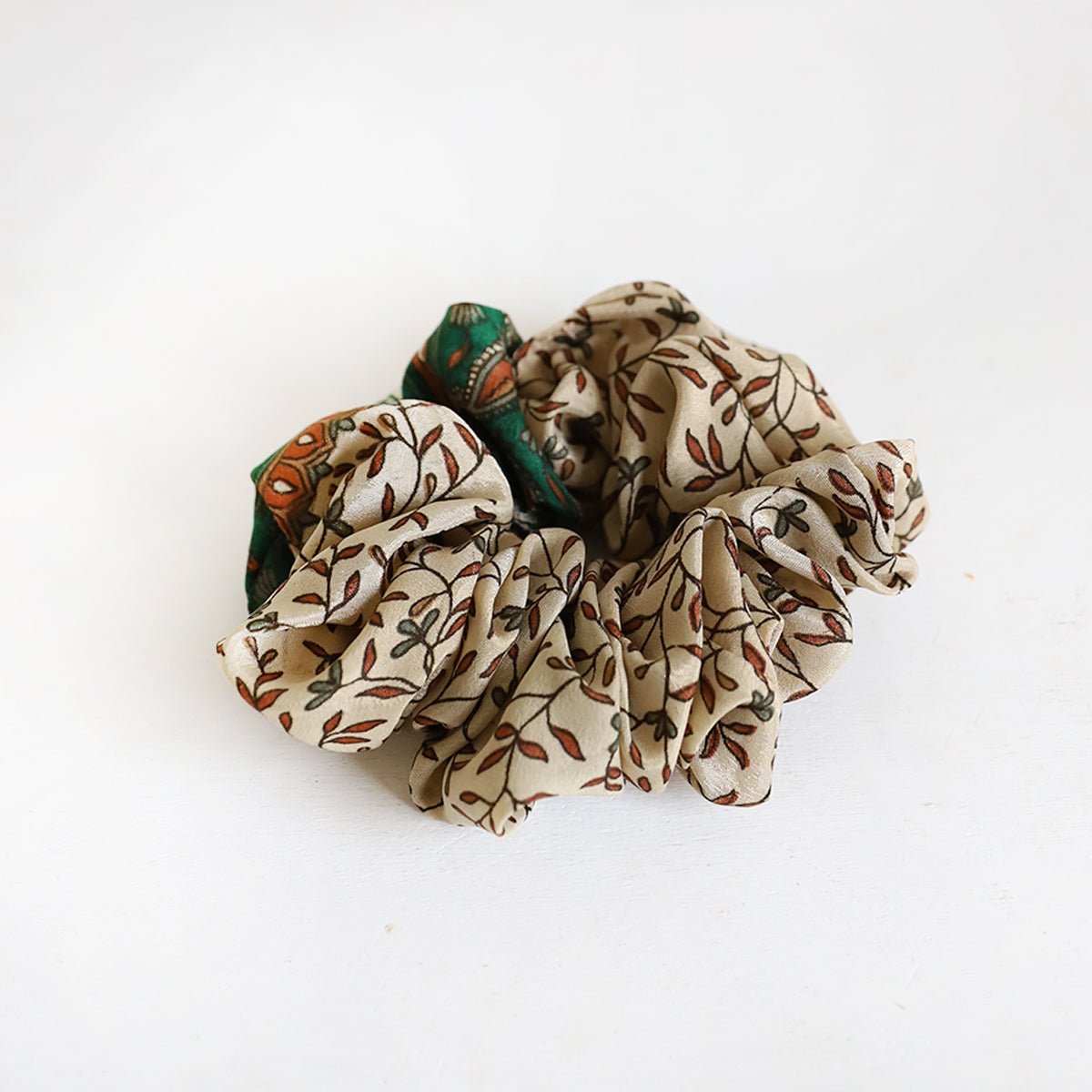 Snowy Pearl Scrunchie