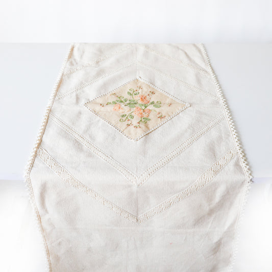 Floral Beeralu Table Runner
