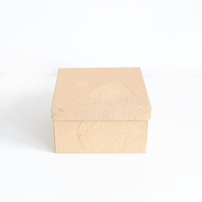 Sandy Grove Gift Box